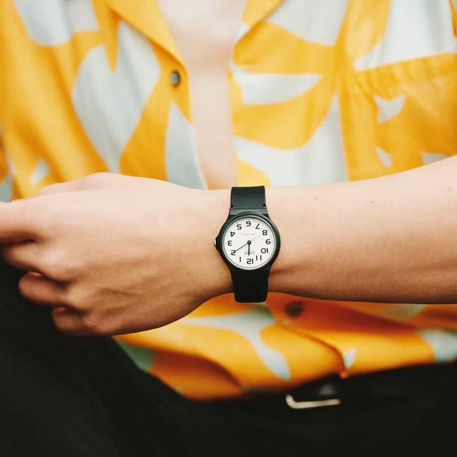 Youth Unisex Quartz White Dial Analog Resin Watch A2530 - Image 2