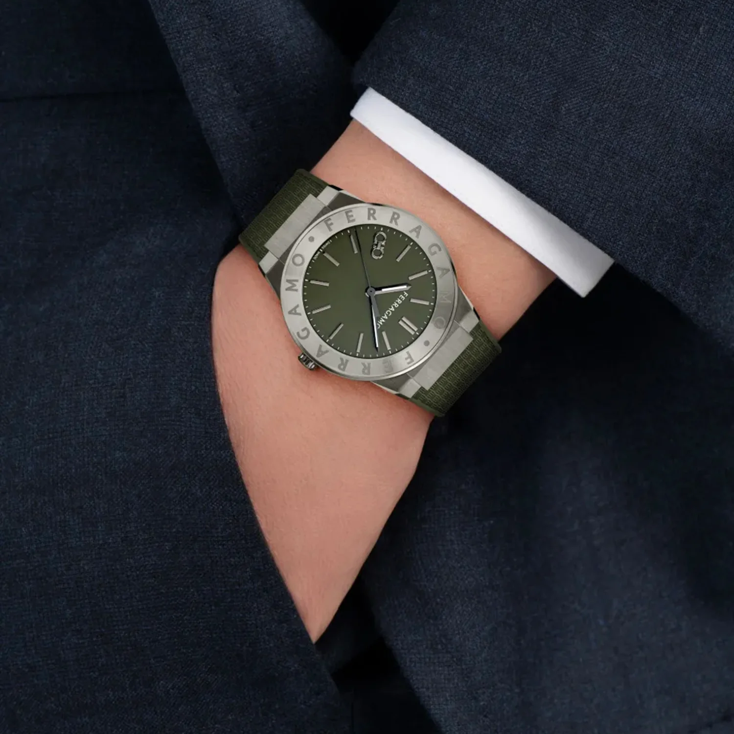Men Quartz Green Dial Analog Silicone Watch SFNT00125 - Image 4