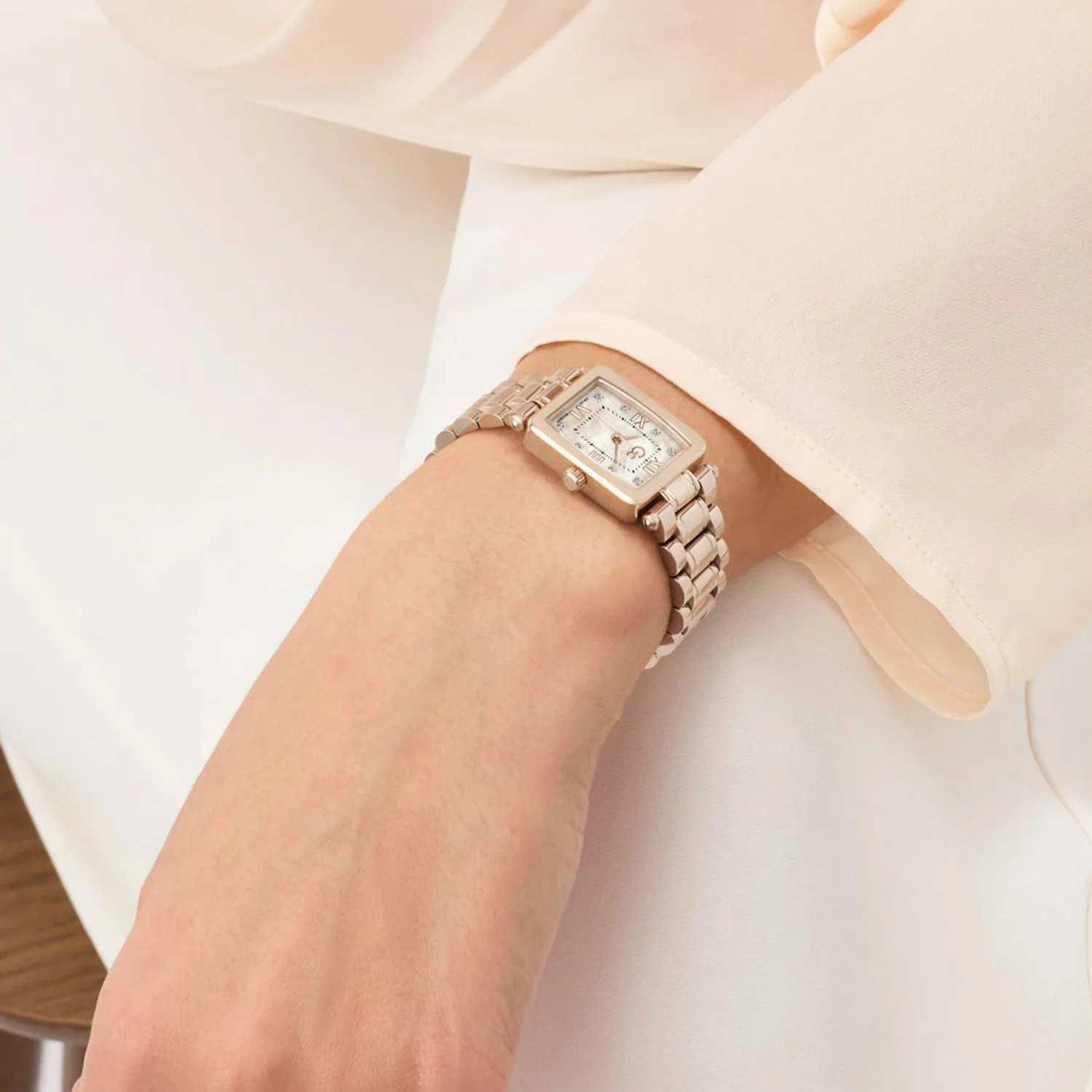 Dress Women Quartz Rose Gold Dial Analog Stainless Steel Watch Z71005L3 - Image 4