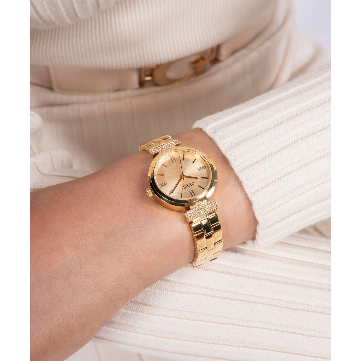 Array Women Quartz Champagne Dial Analog Stainless Steel Watch GW0762L2 - Image 8