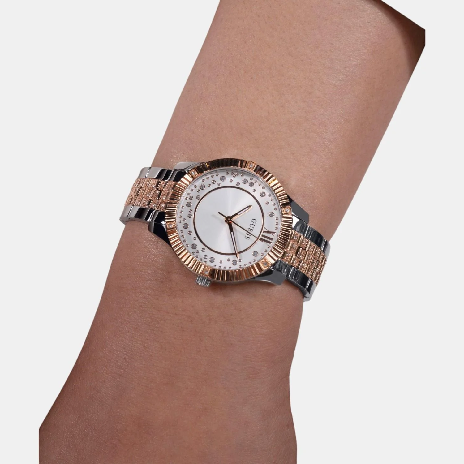 Dress Women Quartz Silver Dial Analog Stainless Steel Watch GW0765L2 - Image 9