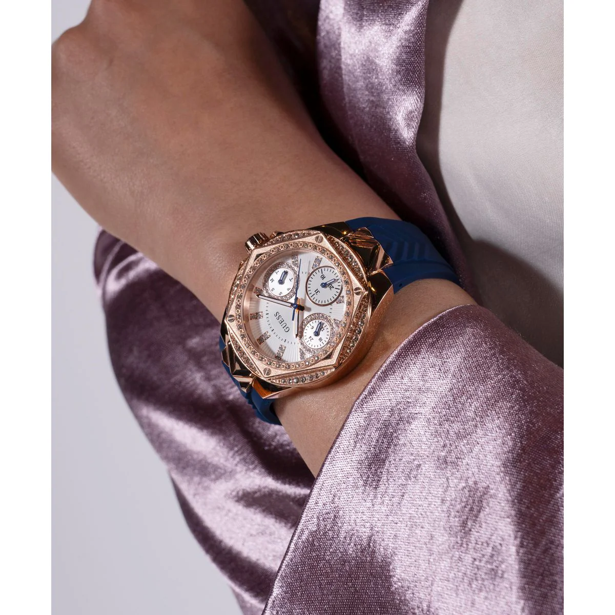 Envy Women Quartz White Dial Multi-Function Silicone Watch GW0774L3 - Image 8