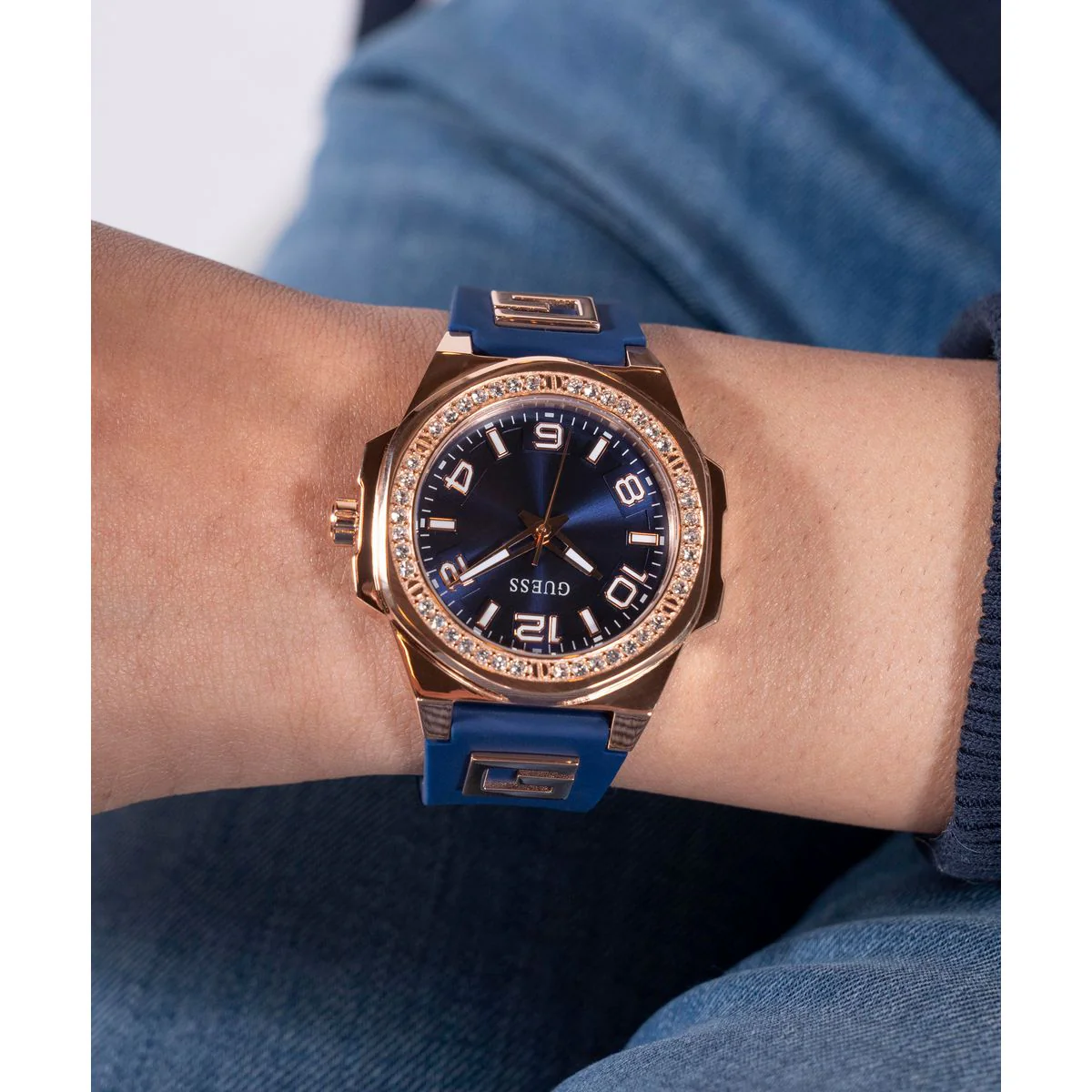 Guess Sport Women Quartz Blue Dial Analog Silicone Watch GW0617L3 - Image 6