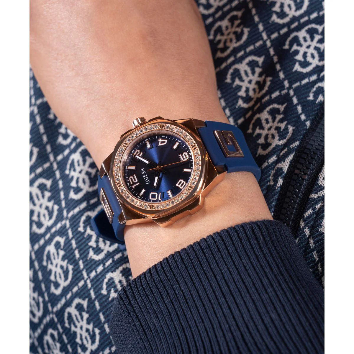 Guess Sport Women Quartz Blue Dial Analog Silicone Watch GW0617L3 - Image 8