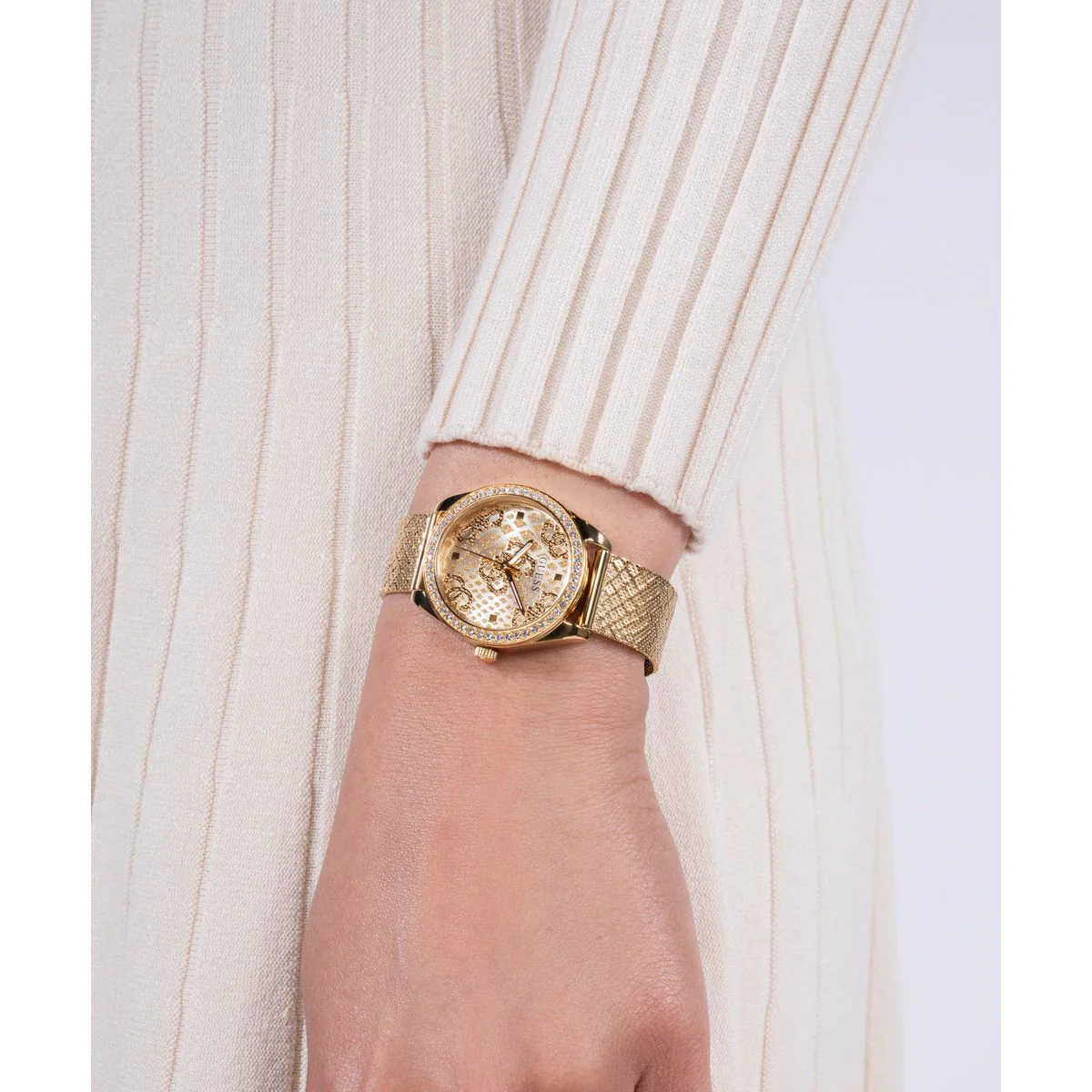Guess Trend Women Quartz Champagne Dial Analog Mesh Watch GW0748L2 - Image 9