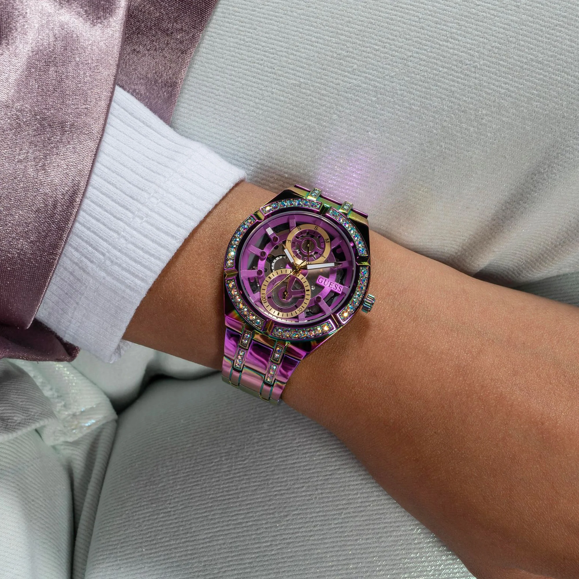 Guess Trend Women Quartz Iridescent Dial Multi-Function Stainless Steel Watch GW0604L4 - Image 5
