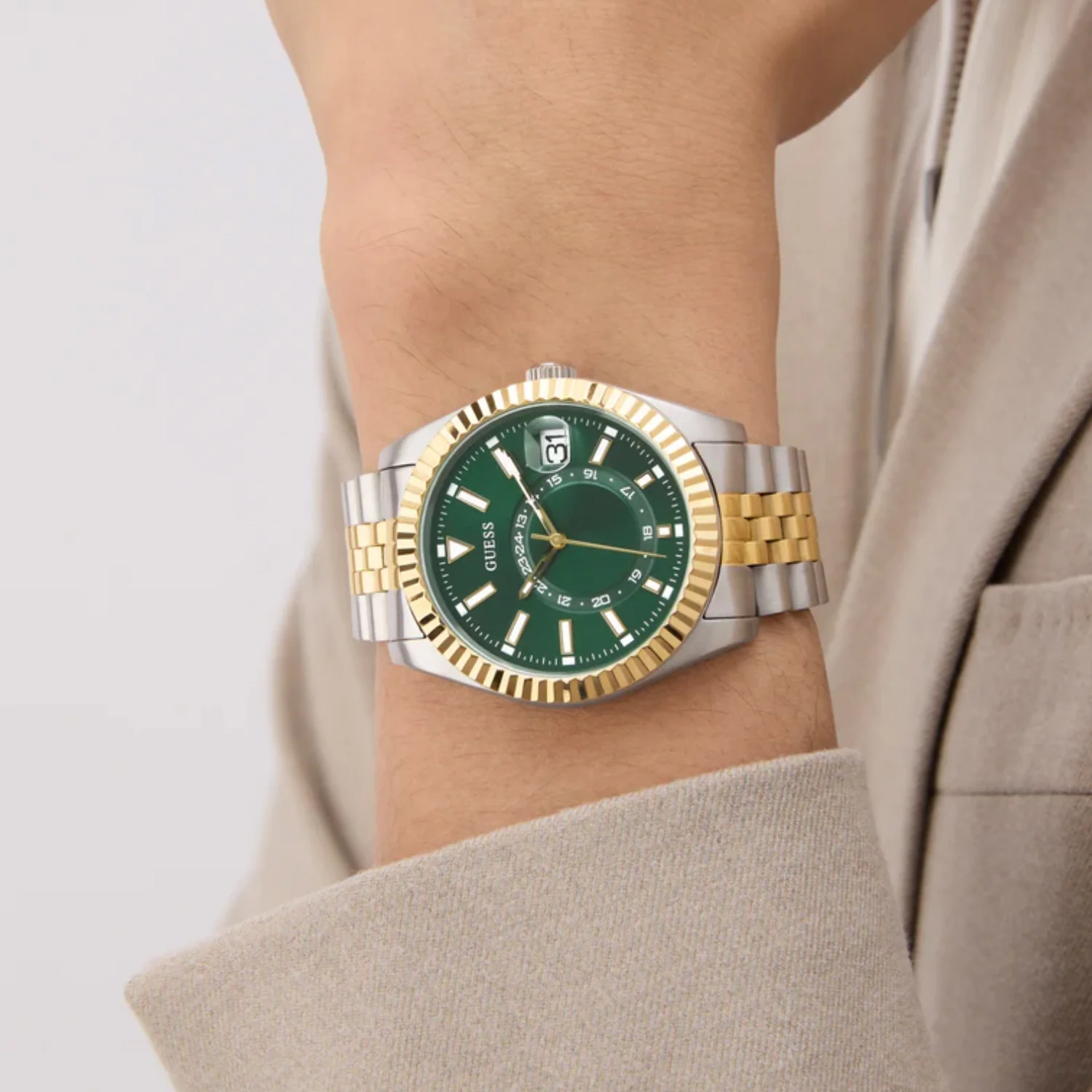 Men Quartz Green Dial Analog Stainless Steel Watch GW0977G4 - Image 6