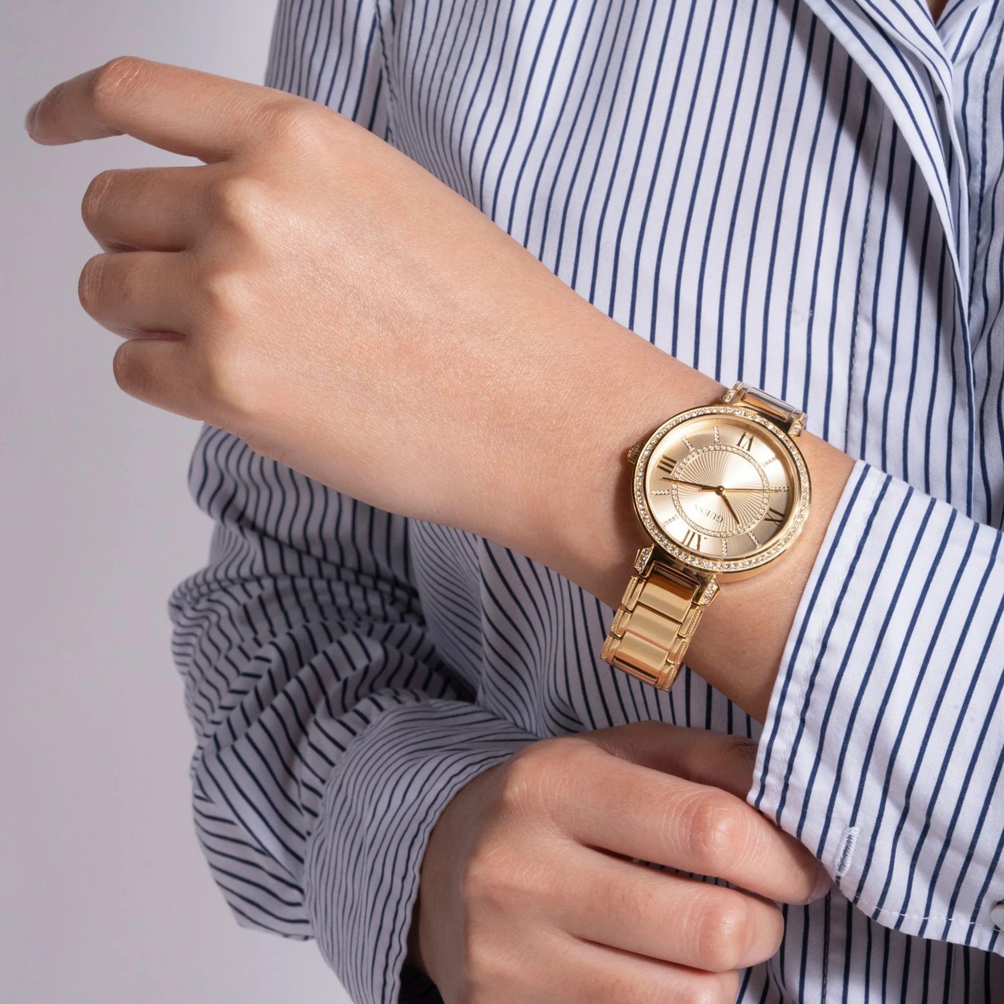Montage Women Quartz Champagne Dial Analog Stainless Steel Watch GW0588L1 - Image 3