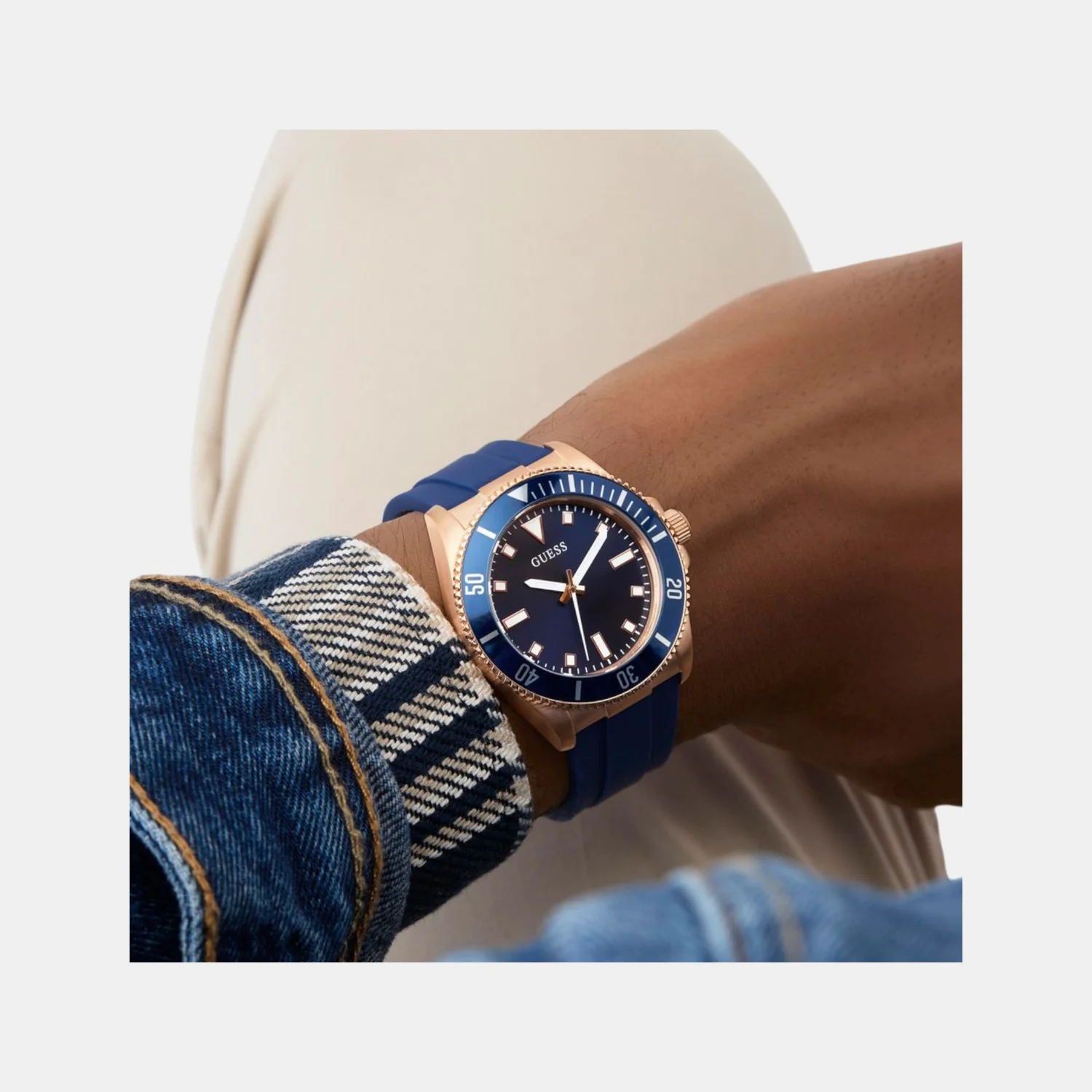 Sport Men Quartz Blue Dial Analog Silicone Watch GW0969G3 - Image 7