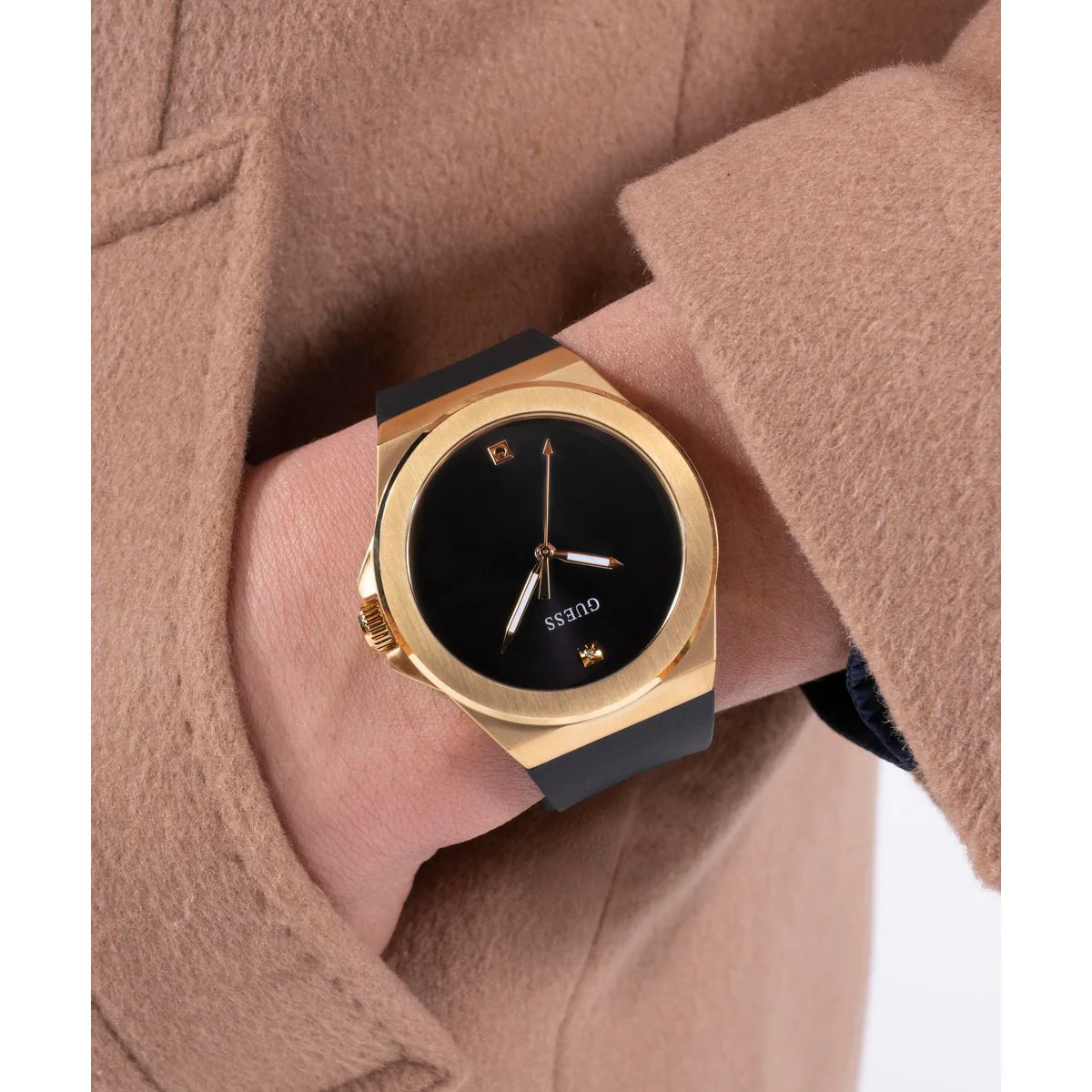 vinyl Men Quartz Black Dial Analog Silicone Watch GW0790G1 - Image 9