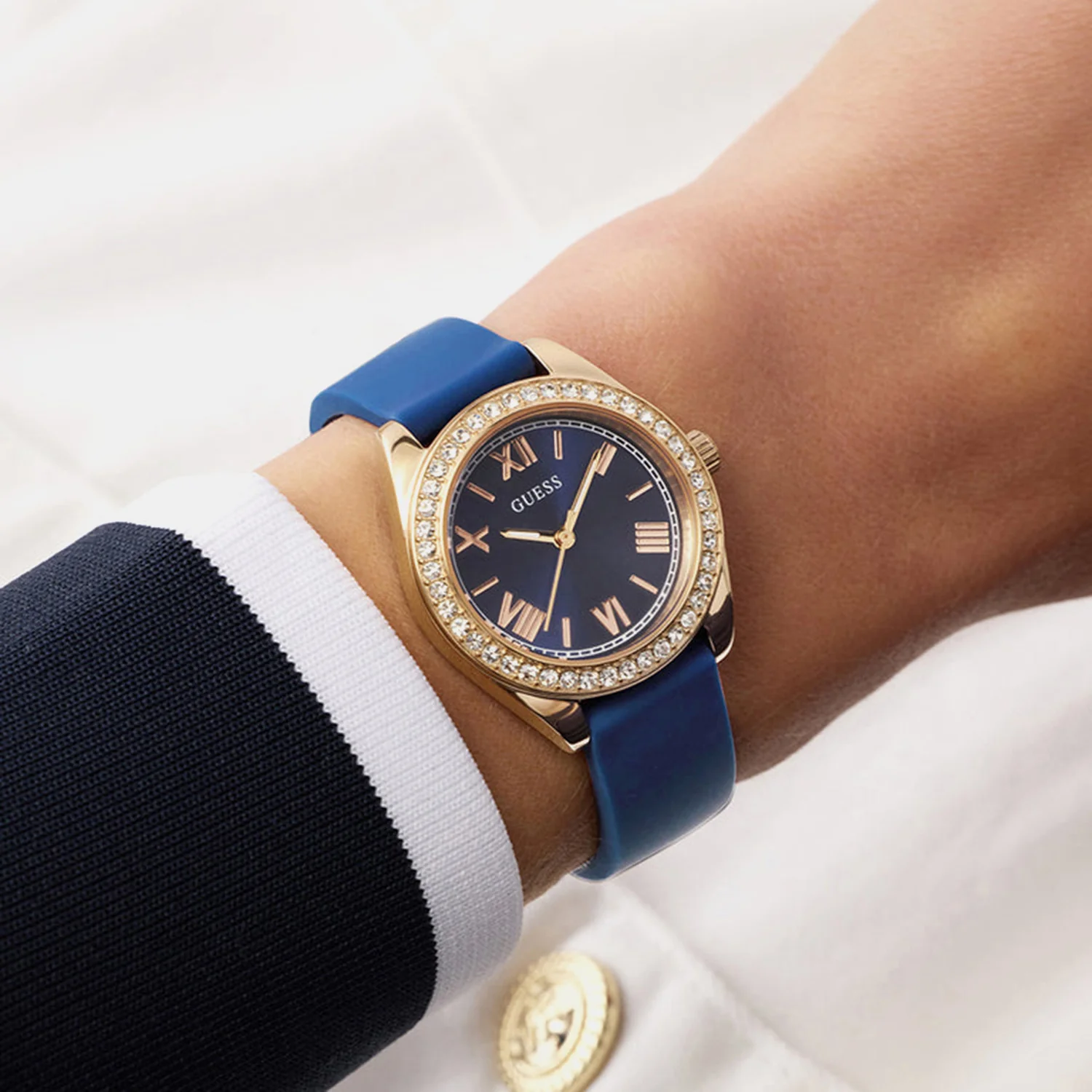 Women Quartz Blue Dial Analog Silicone Watch GW1000L4 - Image 8