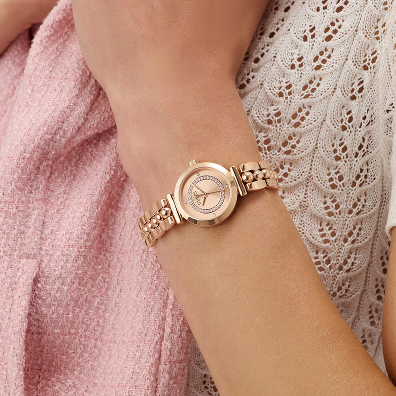 Women Quartz Rose Gold Dial Analog Stainless Steel Watch GW0994L4 - Image 8