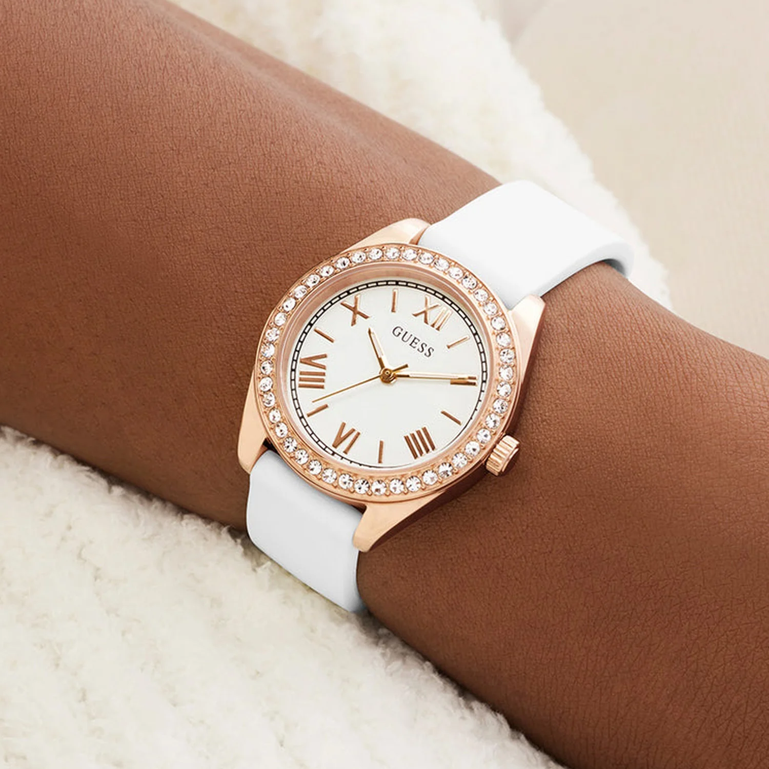 Women Quartz White Dial Analog Leather Watch GW1000L3 - Image 6