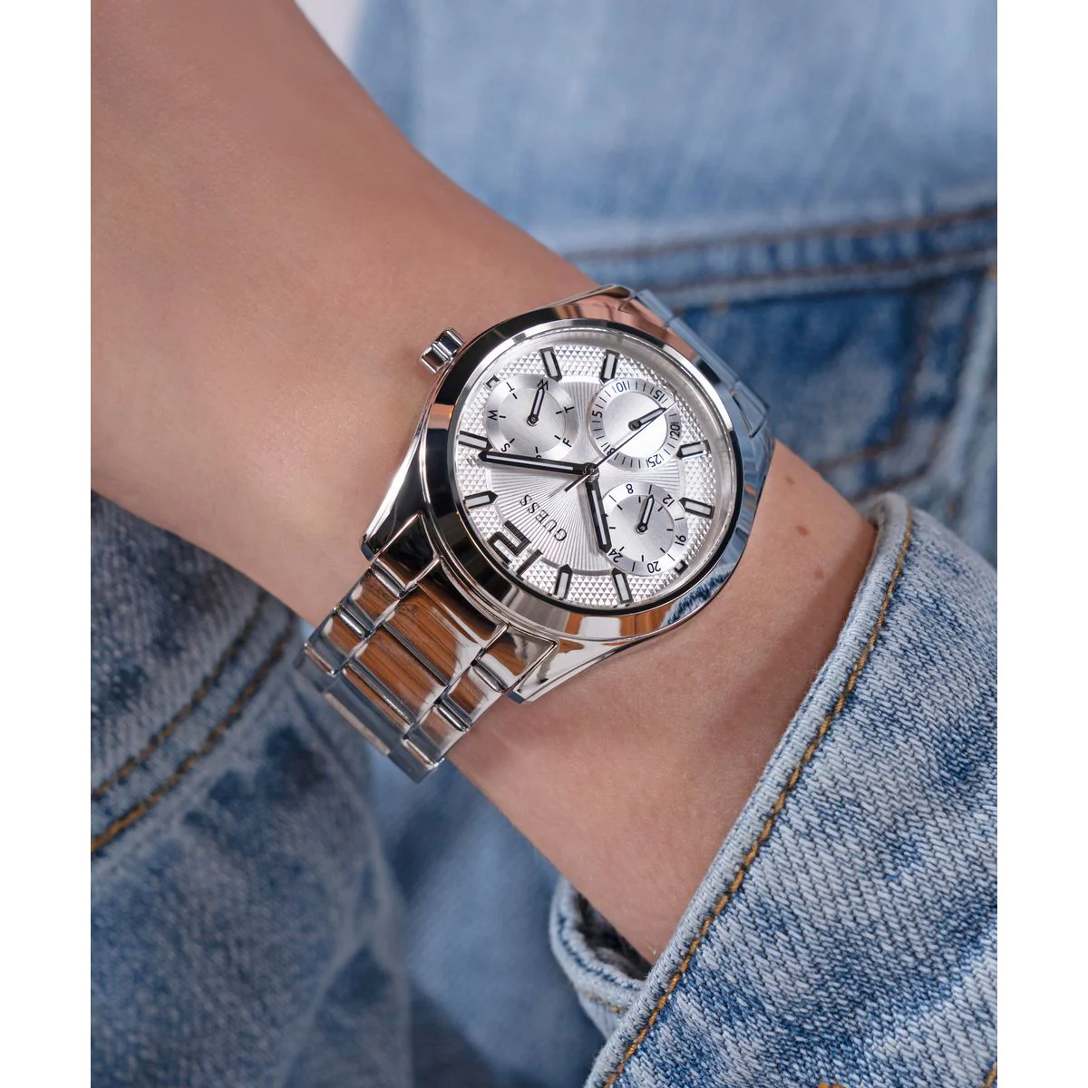 Zoe Women Quartz Silver Dial Multi-Function Stainless Steel Watch GW0760L1 - Image 9