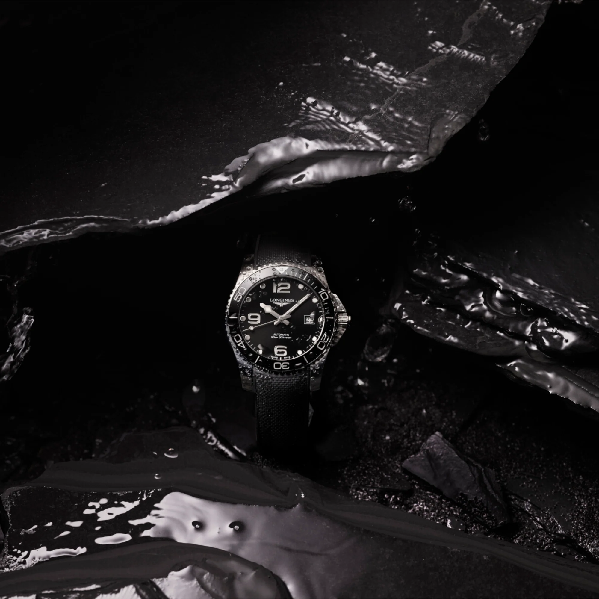 Men Automatic Black Dial Analog Rubber Watch L37814569 - Image 6
