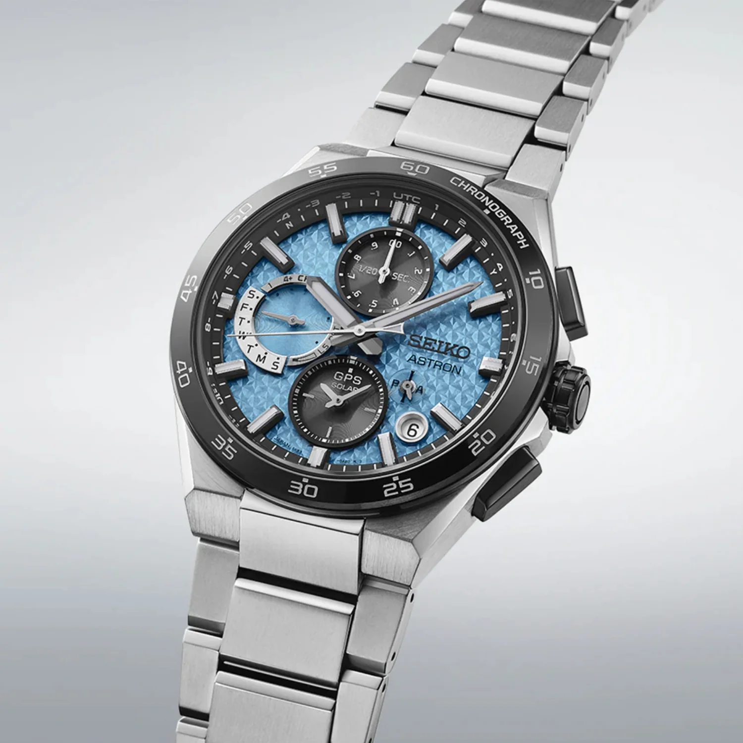 Astron Men Solar Sparkling Blue Dial Chronograph Stainless Steel Watch SSH157J1 - Image 3