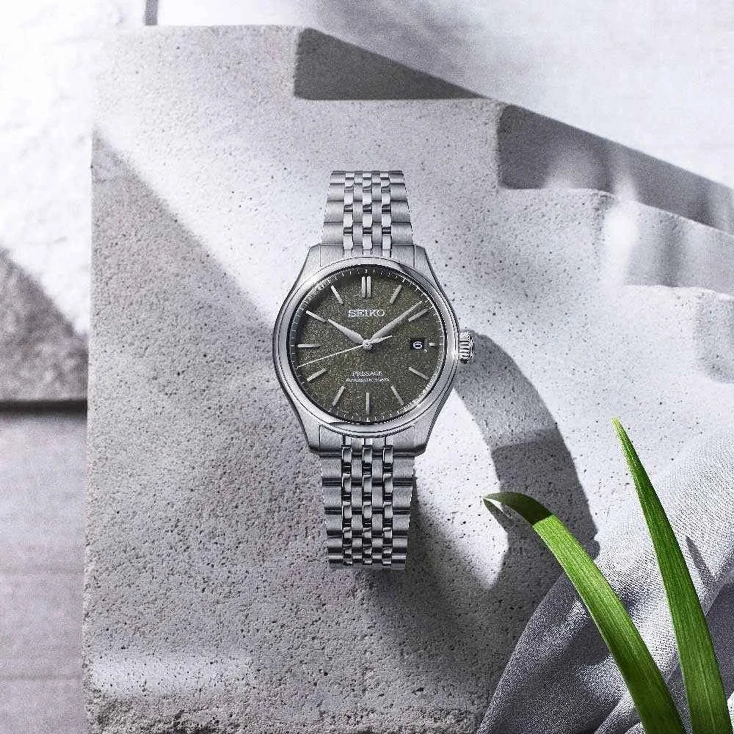 Presage Men Automatic Grey Green Dial Analog Stainless Steel Watch SPB465J1 - Image 10