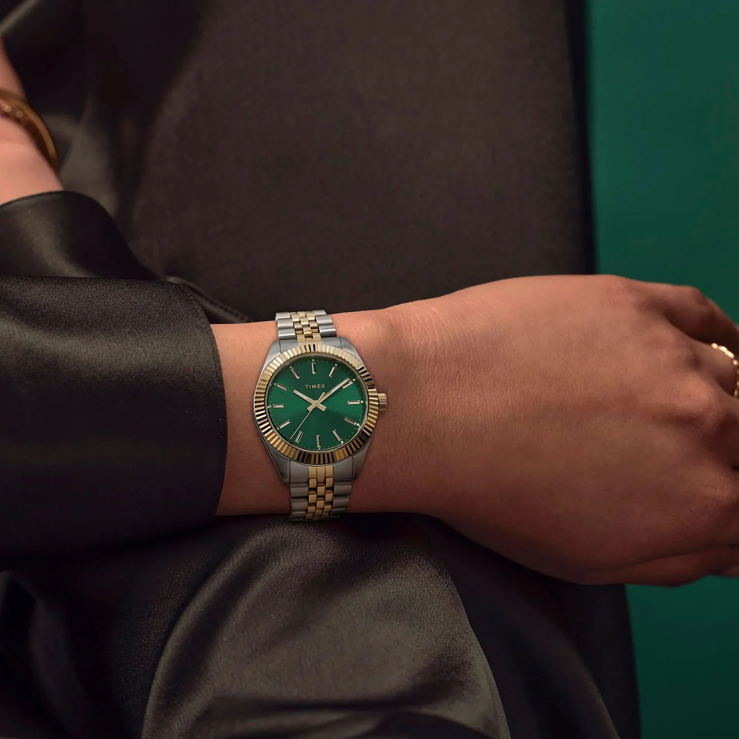 Women Quartz Green Dial Analog Steel Watch TW2W87400IK - Image 7